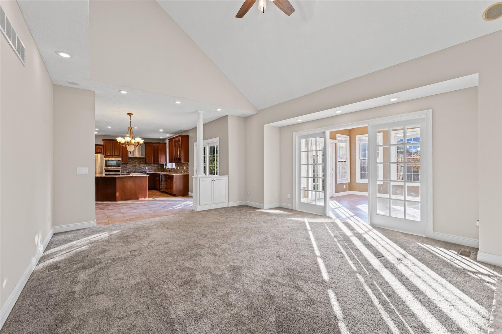 Bloomington, Illinois 61704, United States, 5 Bedrooms Bedrooms, ,5 BathroomsBathrooms,Residential,Active,241425