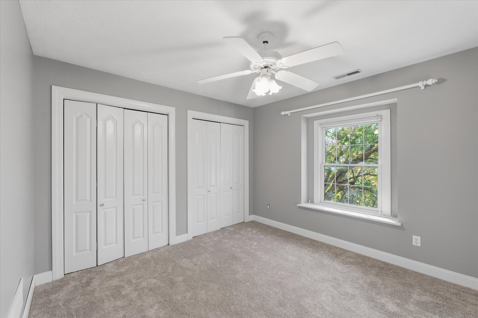 Bloomington, Illinois 61704, United States, 5 Bedrooms Bedrooms, ,5 BathroomsBathrooms,Residential,Active,241425