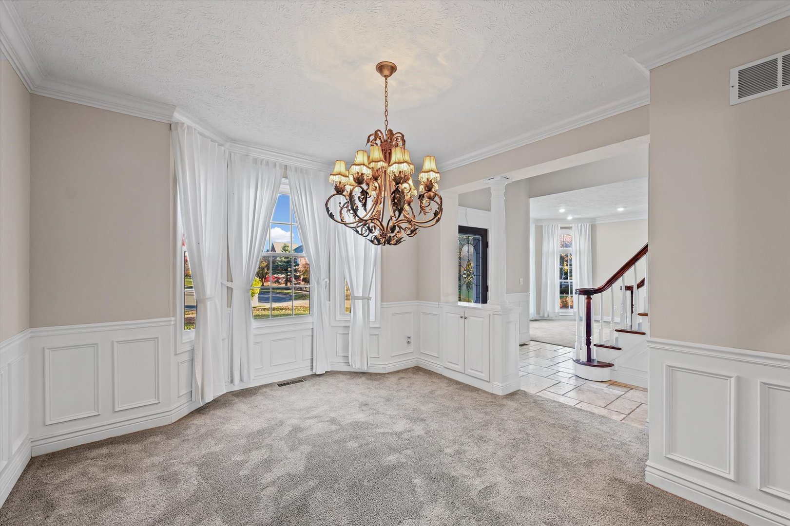 Bloomington, Illinois 61704, United States, 5 Bedrooms Bedrooms, ,5 BathroomsBathrooms,Residential,Active,241425