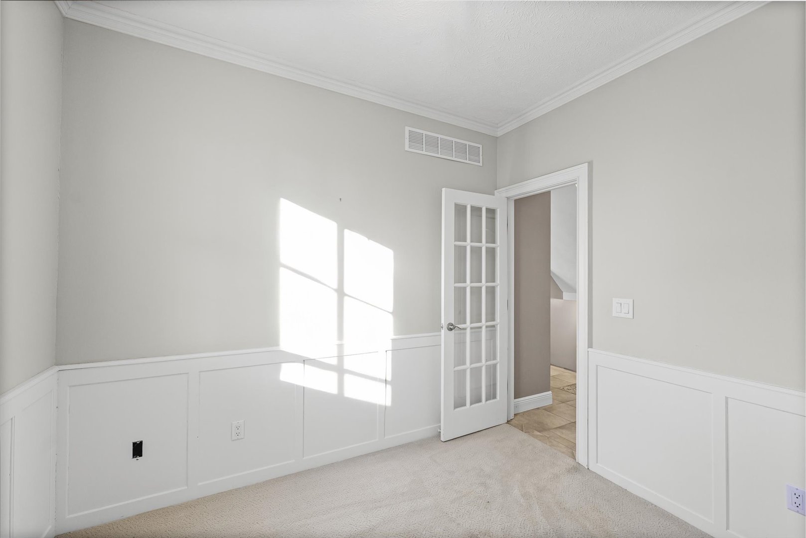 Bloomington, Illinois 61704, United States, 5 Bedrooms Bedrooms, ,5 BathroomsBathrooms,Residential,Active,241425