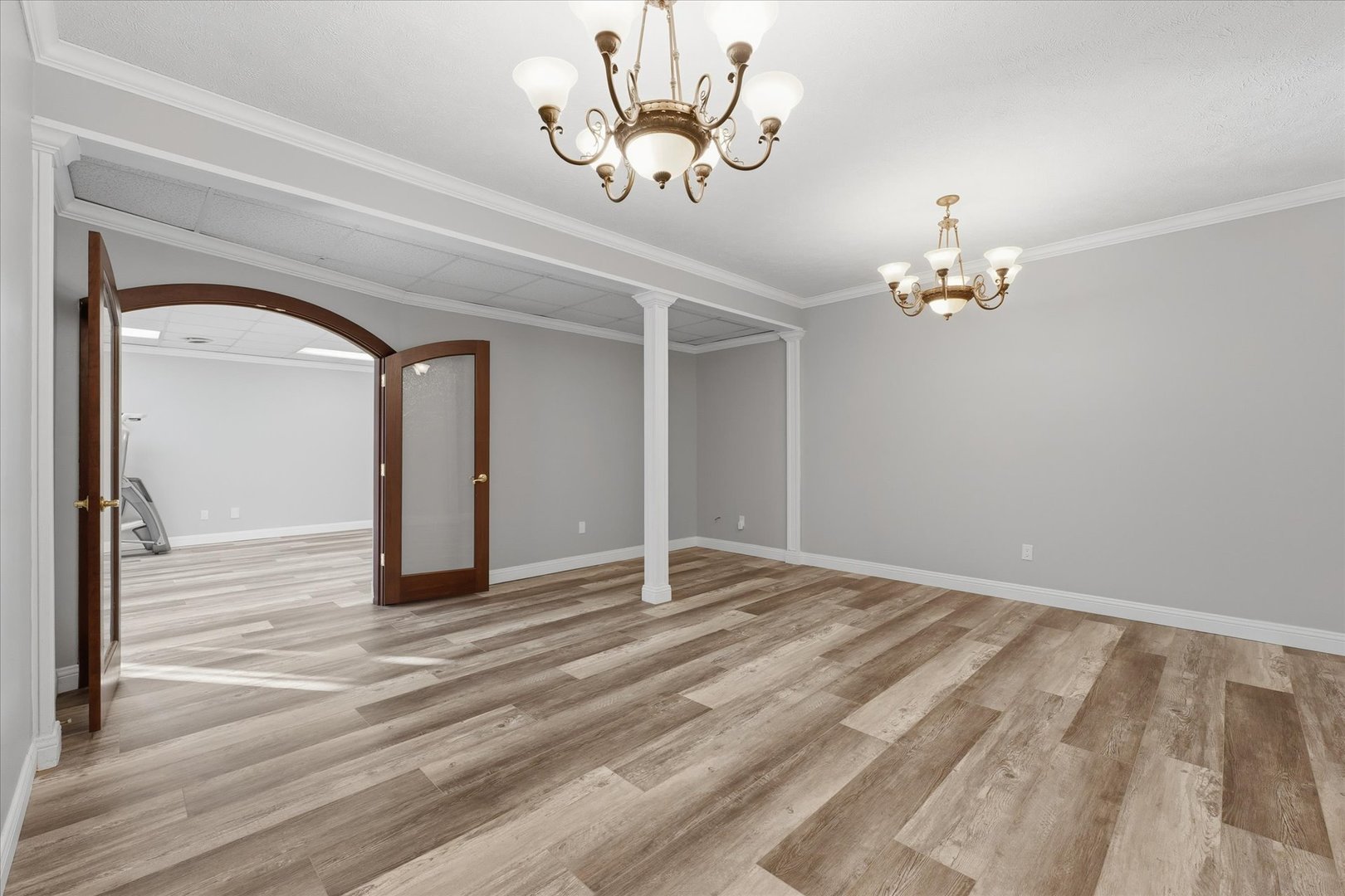 Bloomington, Illinois 61704, United States, 5 Bedrooms Bedrooms, ,5 BathroomsBathrooms,Residential,Active,241425