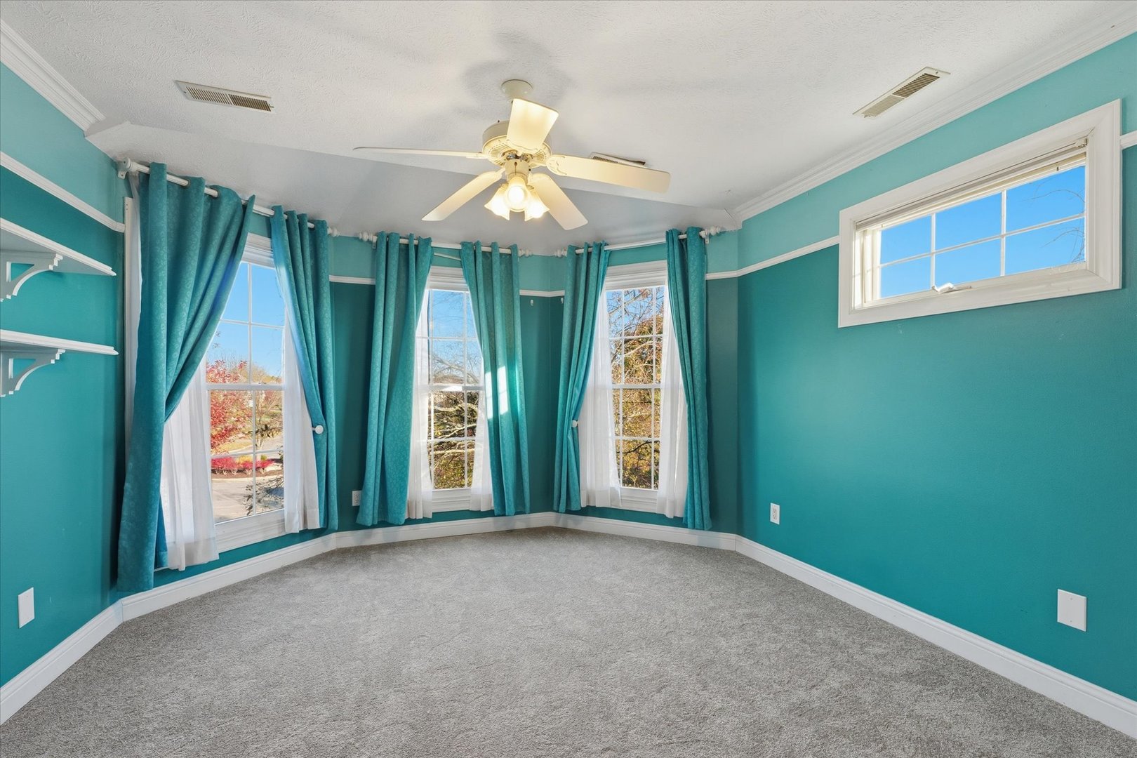 Bloomington, Illinois 61704, United States, 5 Bedrooms Bedrooms, ,5 BathroomsBathrooms,Residential,Active,241425