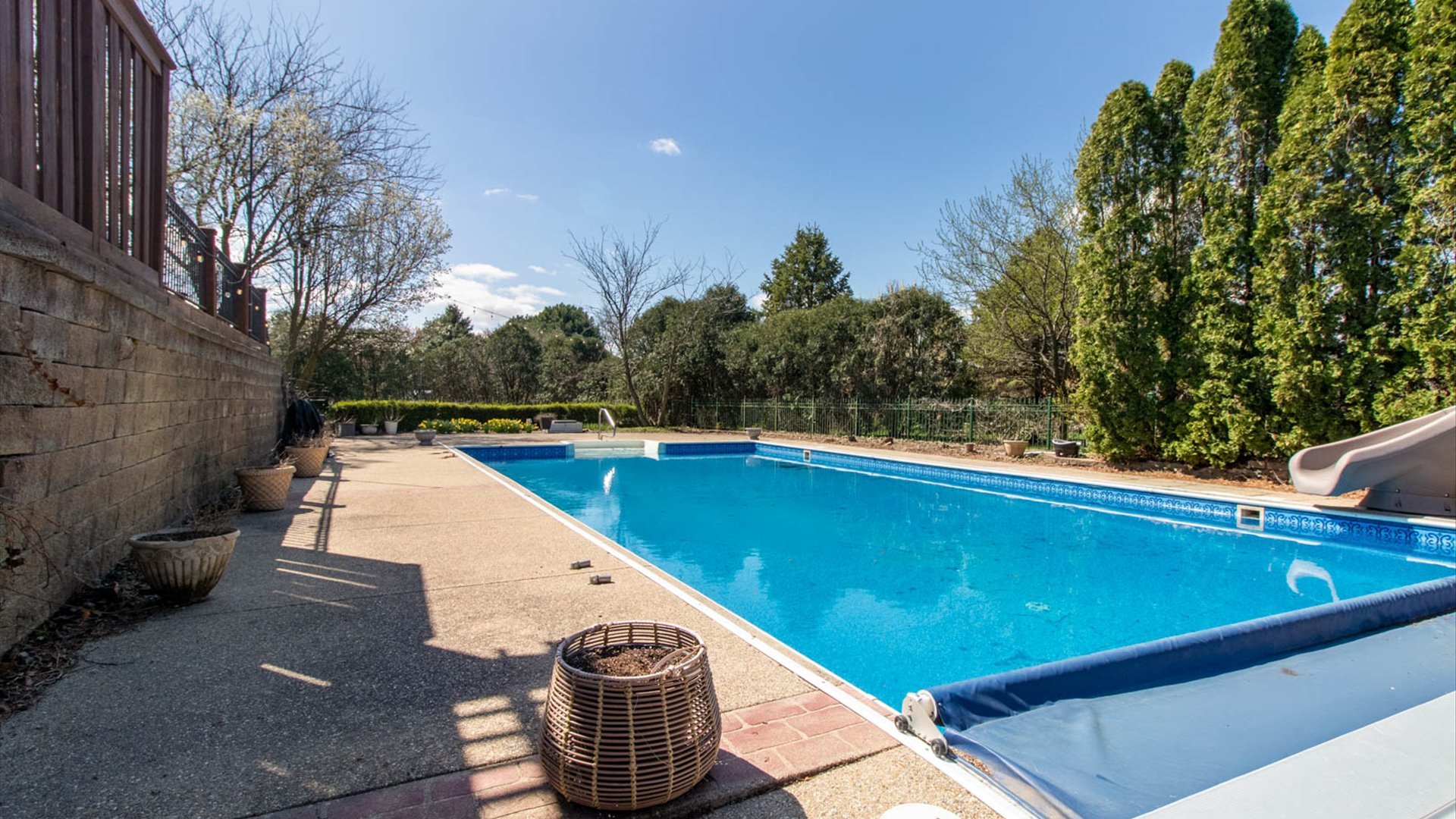 Bloomington, Illinois 61704, United States, 5 Bedrooms Bedrooms, ,5 BathroomsBathrooms,Residential,Active,241425