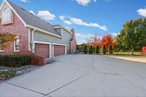 Tiny photo for 1 Windsong Way, Bloomington, IL 61704 (MLS # 12508618)