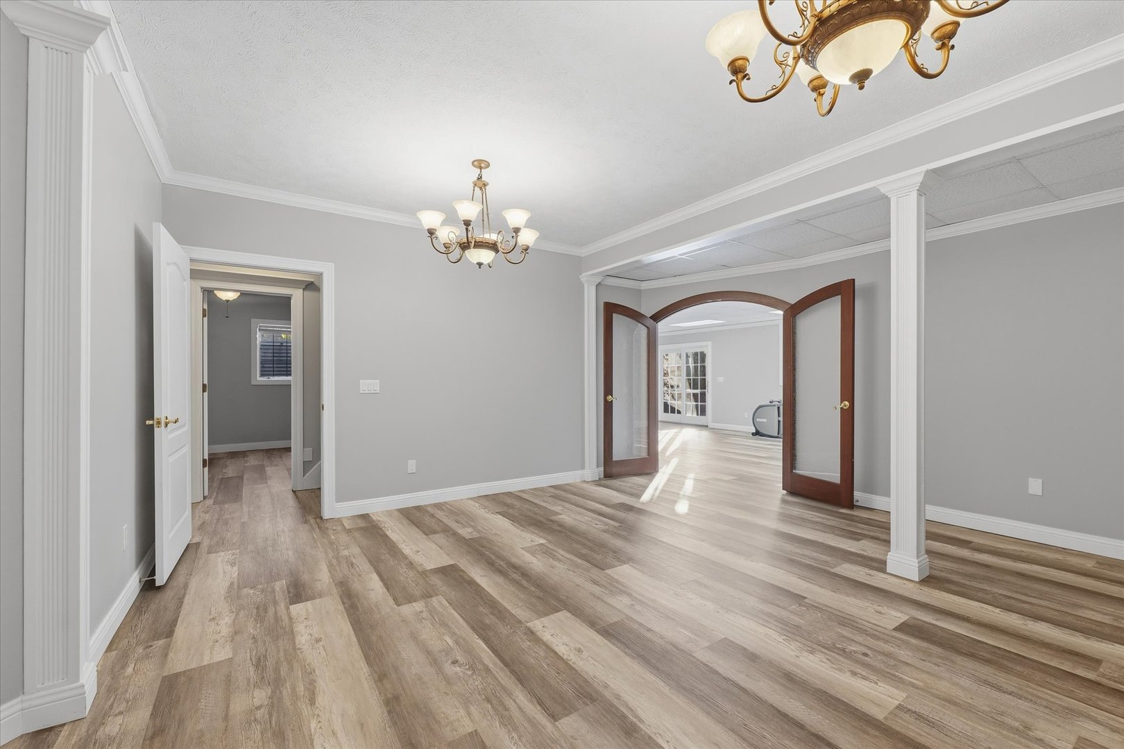 Bloomington, Illinois 61704, United States, 5 Bedrooms Bedrooms, ,5 BathroomsBathrooms,Residential,Active,241425