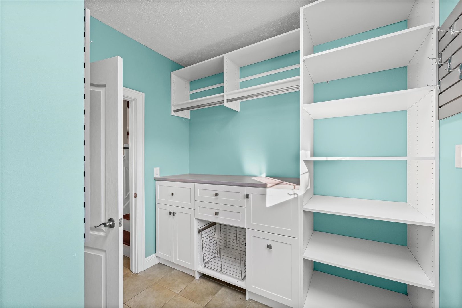 Bloomington, Illinois 61704, United States, 5 Bedrooms Bedrooms, ,5 BathroomsBathrooms,Residential,Active,241425