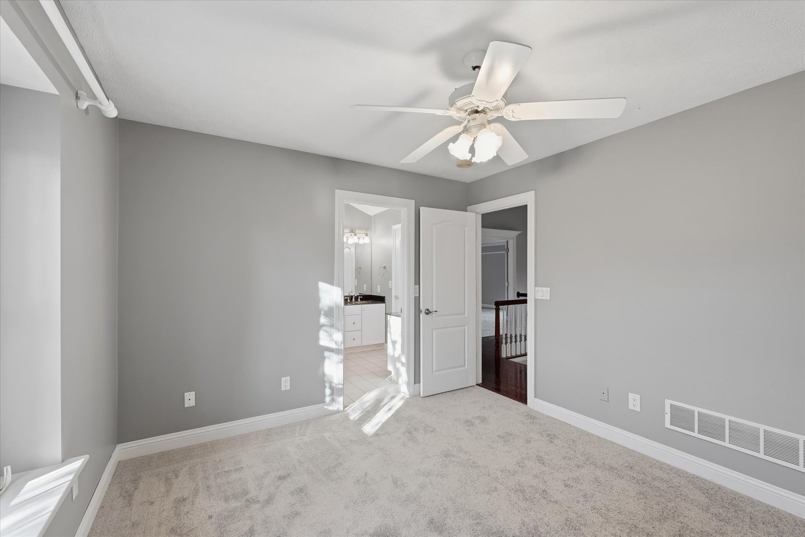 Bloomington, Illinois 61704, United States, 5 Bedrooms Bedrooms, ,5 BathroomsBathrooms,Residential,Active,241425