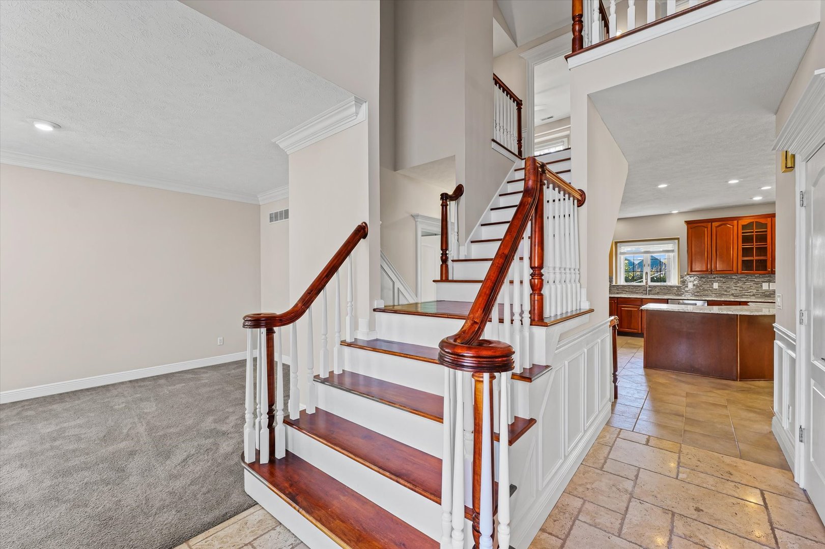 Bloomington, Illinois 61704, United States, 5 Bedrooms Bedrooms, ,5 BathroomsBathrooms,Residential,Active,241425