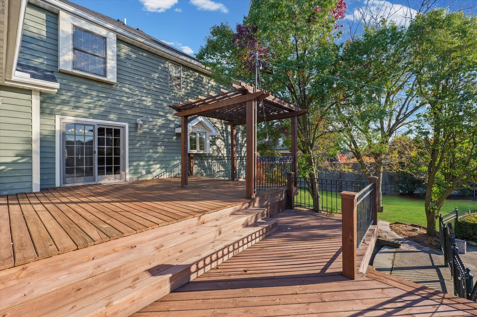 Bloomington, Illinois 61704, United States, 5 Bedrooms Bedrooms, ,5 BathroomsBathrooms,Residential,Active,241425