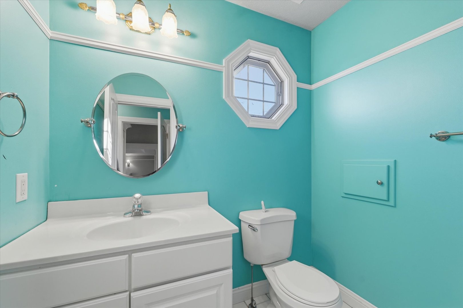 Bloomington, Illinois 61704, United States, 5 Bedrooms Bedrooms, ,5 BathroomsBathrooms,Residential,Active,241425