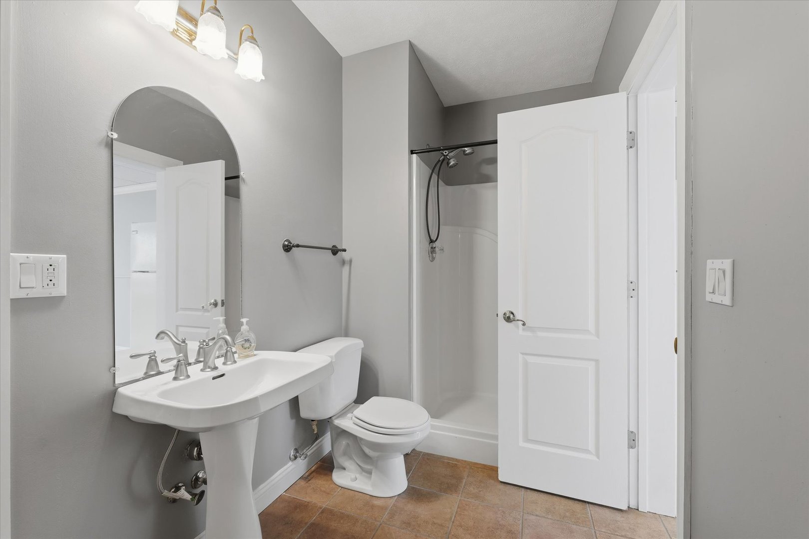 Bloomington, Illinois 61704, United States, 5 Bedrooms Bedrooms, ,5 BathroomsBathrooms,Residential,Active,241425