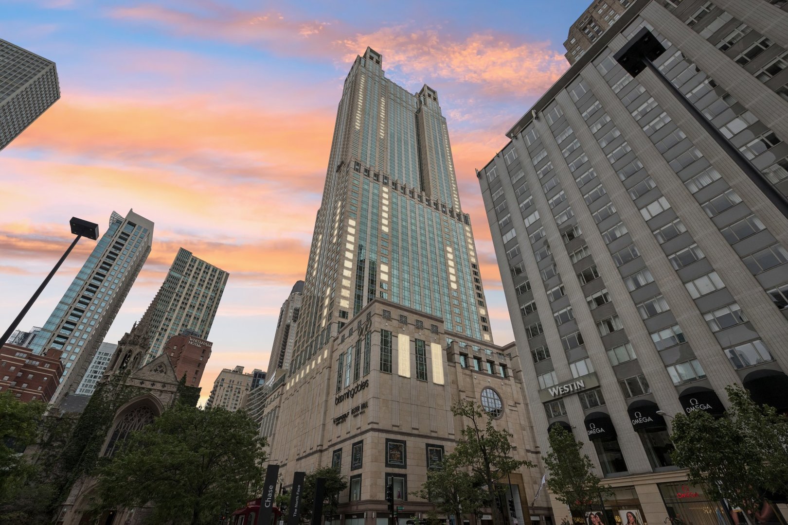 Chicago, Illinois 60611, United States, 2 Bedrooms Bedrooms, ,2 BathroomsBathrooms,Residential,Active,211960