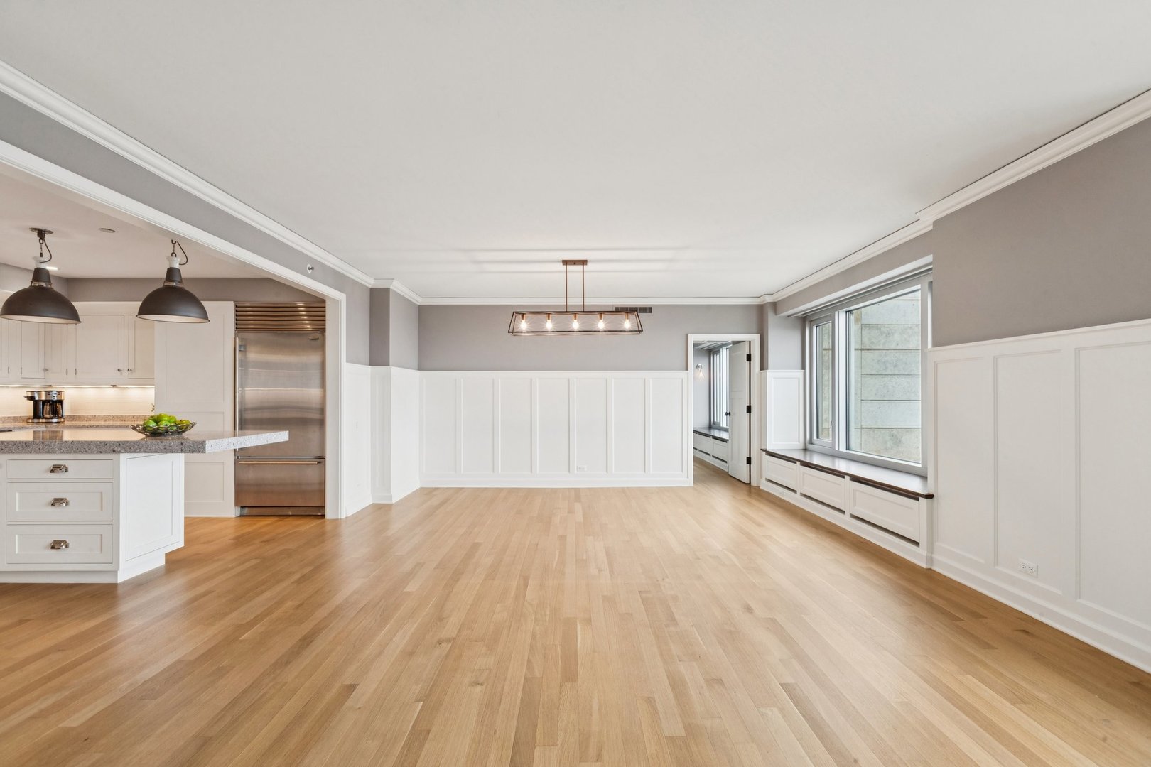 Chicago, Illinois 60611, United States, 2 Bedrooms Bedrooms, ,2 BathroomsBathrooms,Residential,Active,211960