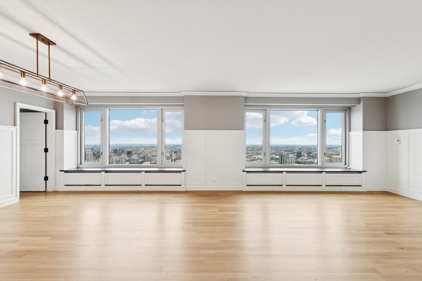 Chicago, Illinois 60611, United States, 2 Bedrooms Bedrooms, ,2 BathroomsBathrooms,Residential,Active,211960