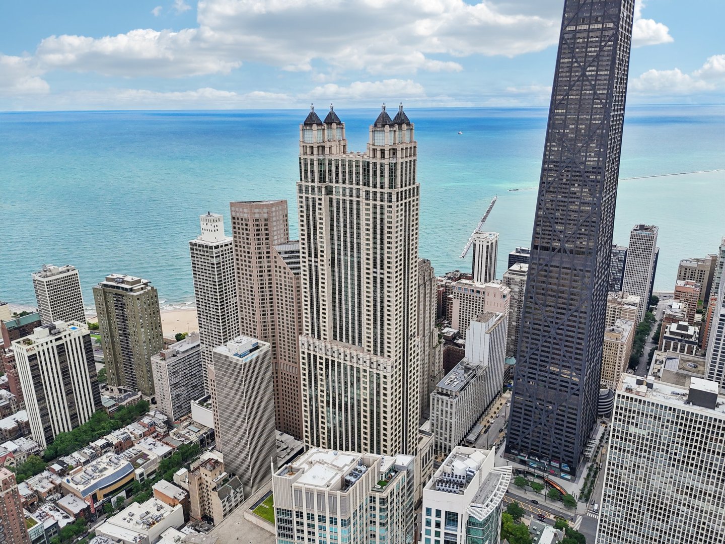 Chicago, Illinois 60611, United States, 2 Bedrooms Bedrooms, ,2 BathroomsBathrooms,Residential,Active,211960