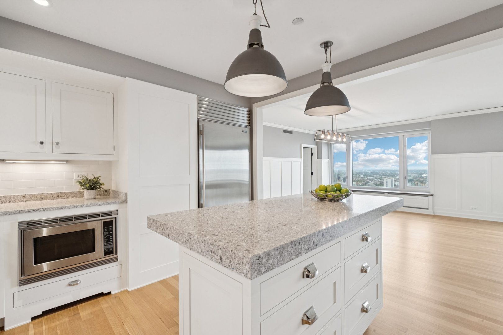 Chicago, Illinois 60611, United States, 2 Bedrooms Bedrooms, ,2 BathroomsBathrooms,Residential,Active,211960