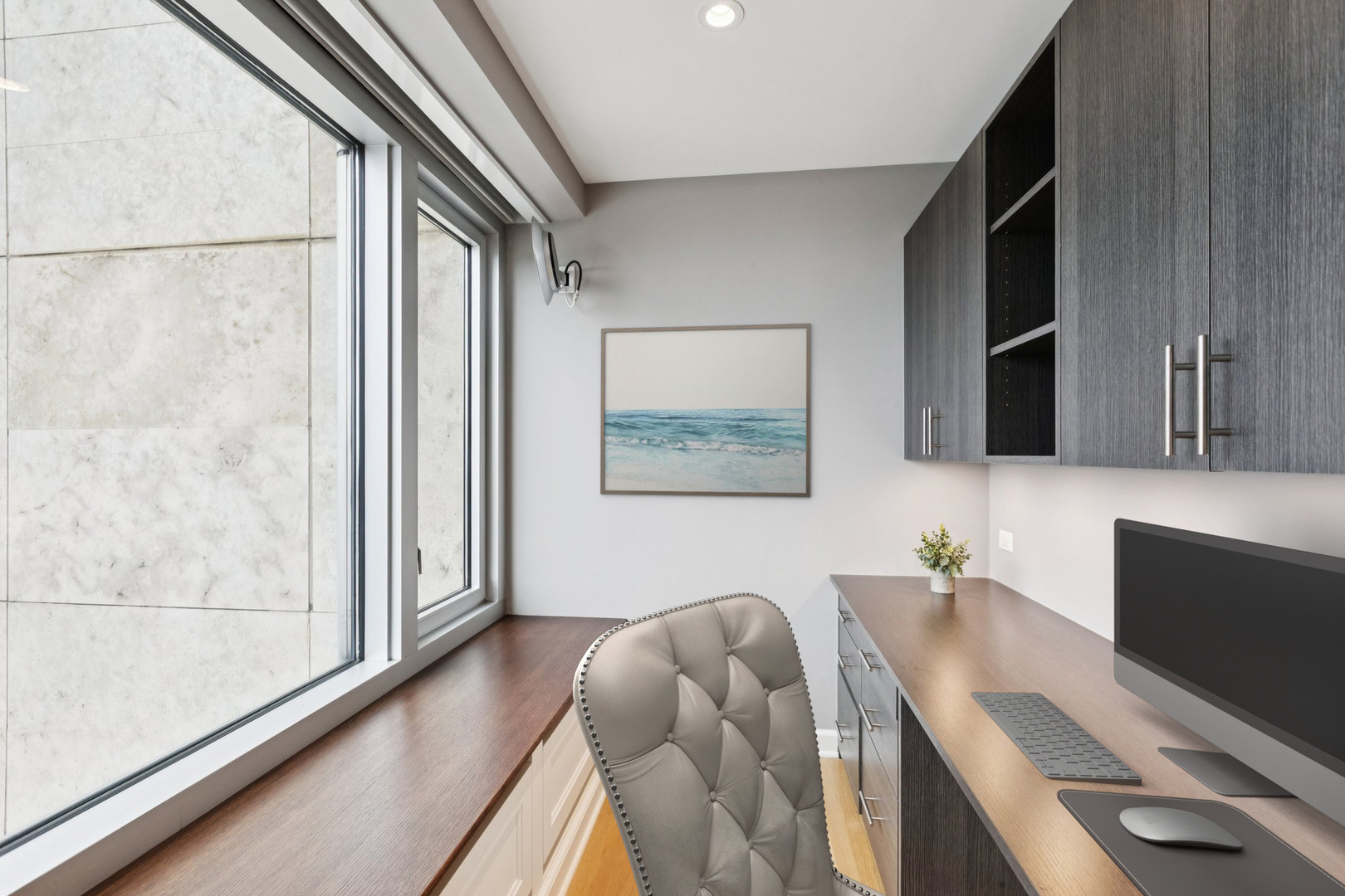 Chicago, Illinois 60611, United States, 2 Bedrooms Bedrooms, ,2 BathroomsBathrooms,Residential,Active,211960