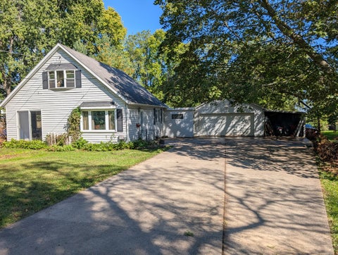 Photo of 1605 S Carroll Avenue, Freeport, IL 61032 (MLS # 12778128)