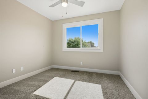 Tiny photo for 10 Prenzler Drive, Bloomington, IL 61704 (MLS # 12490742)