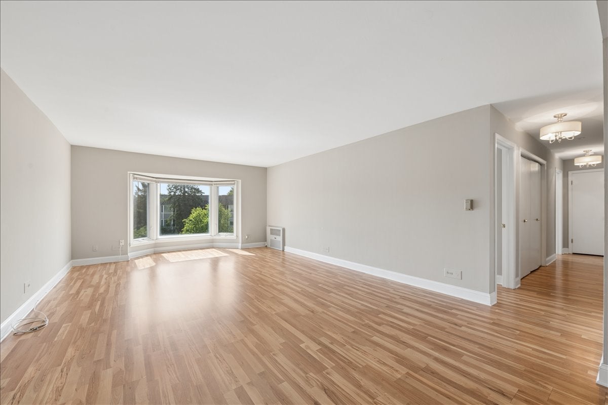 400 Ascot Drive 3E