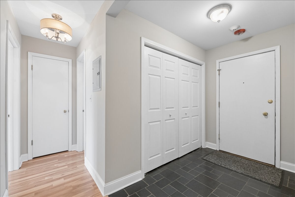 400 Ascot Drive 3E