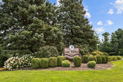 Tiny photo for 1007 Nancy Road, Lake Holiday, IL 60548 (MLS # 12725406)