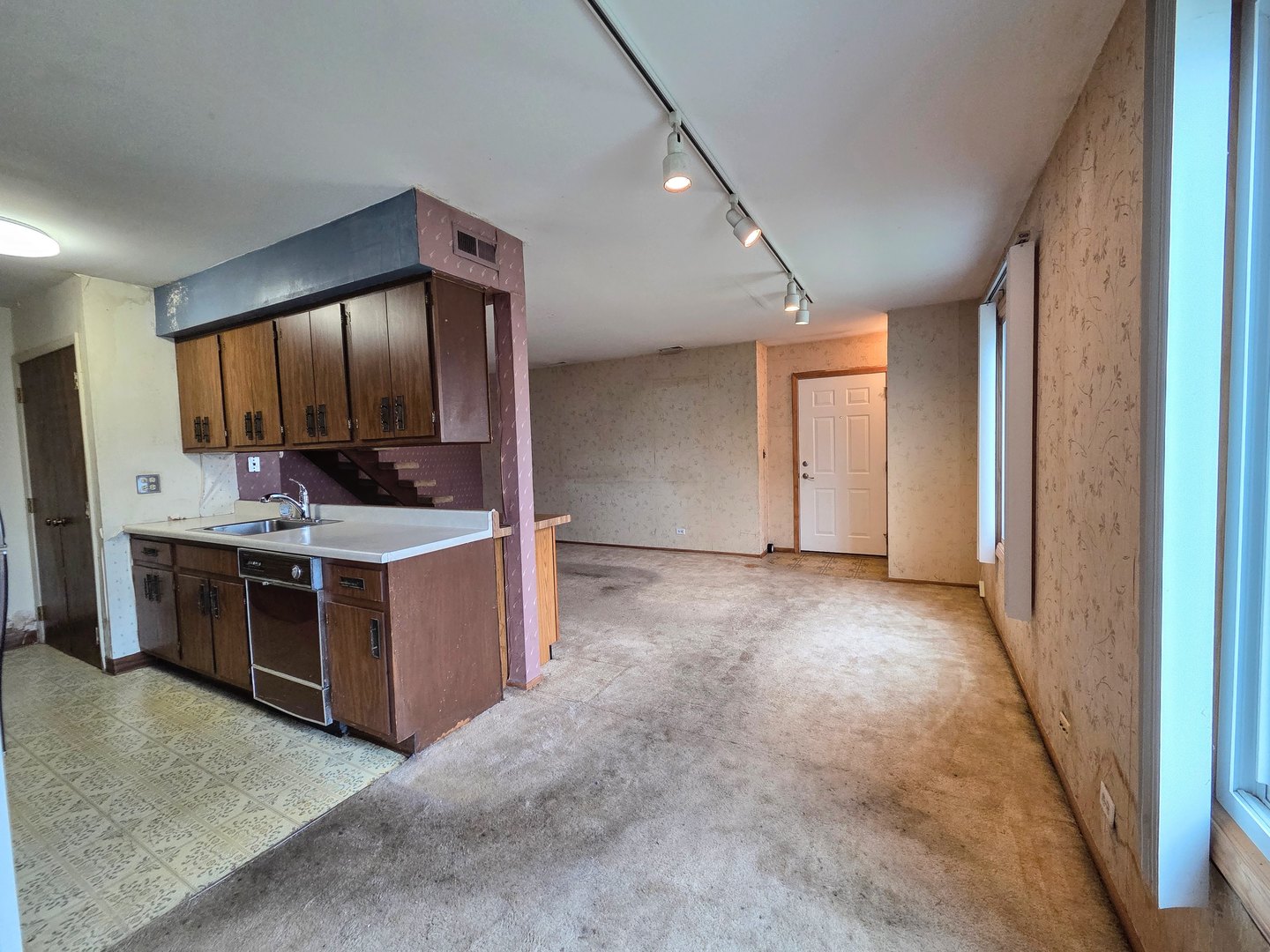 1481 QUAKER Lane 117B
