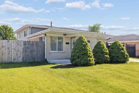 Photo of 4343 Henry Street, Oak Forest, IL 60452 (MLS # 12676867)
