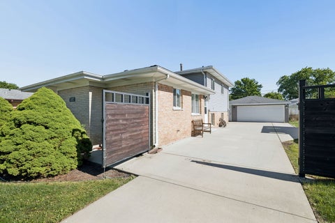 Tiny photo for 4343 Henry Street, Oak Forest, IL 60452 (MLS # 12676867)
