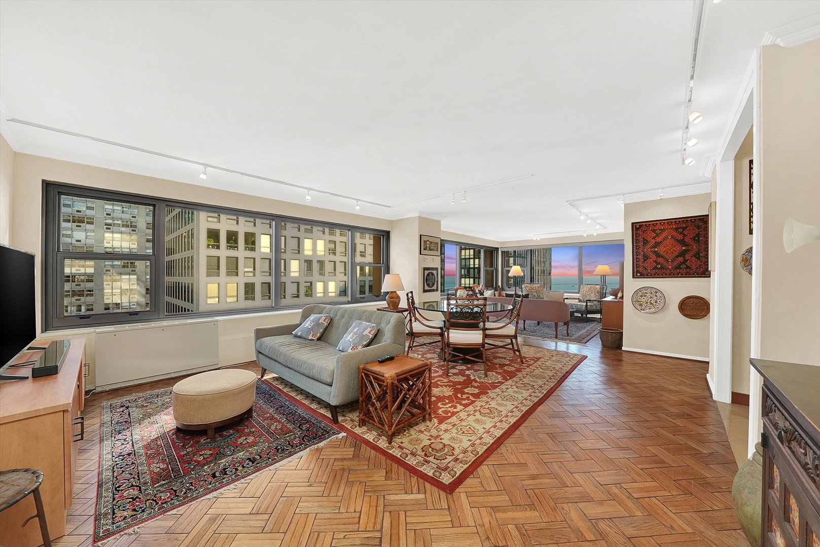 247 E Chestnut Street 1301