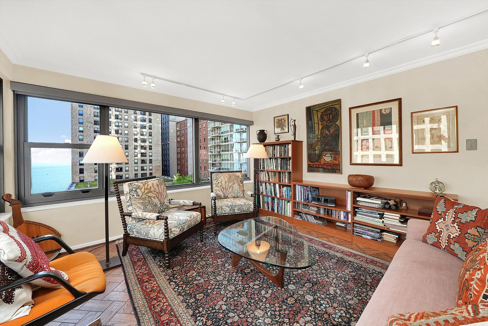 247 E Chestnut Street 1301