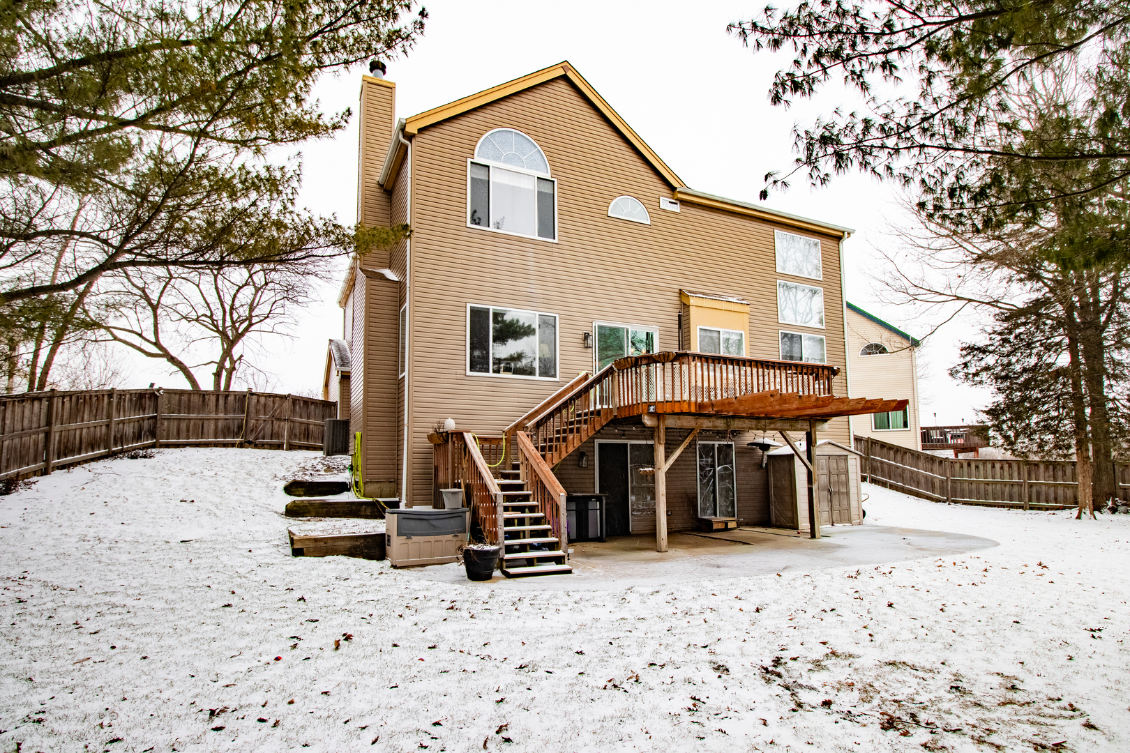 2220 N HILLCREST Court