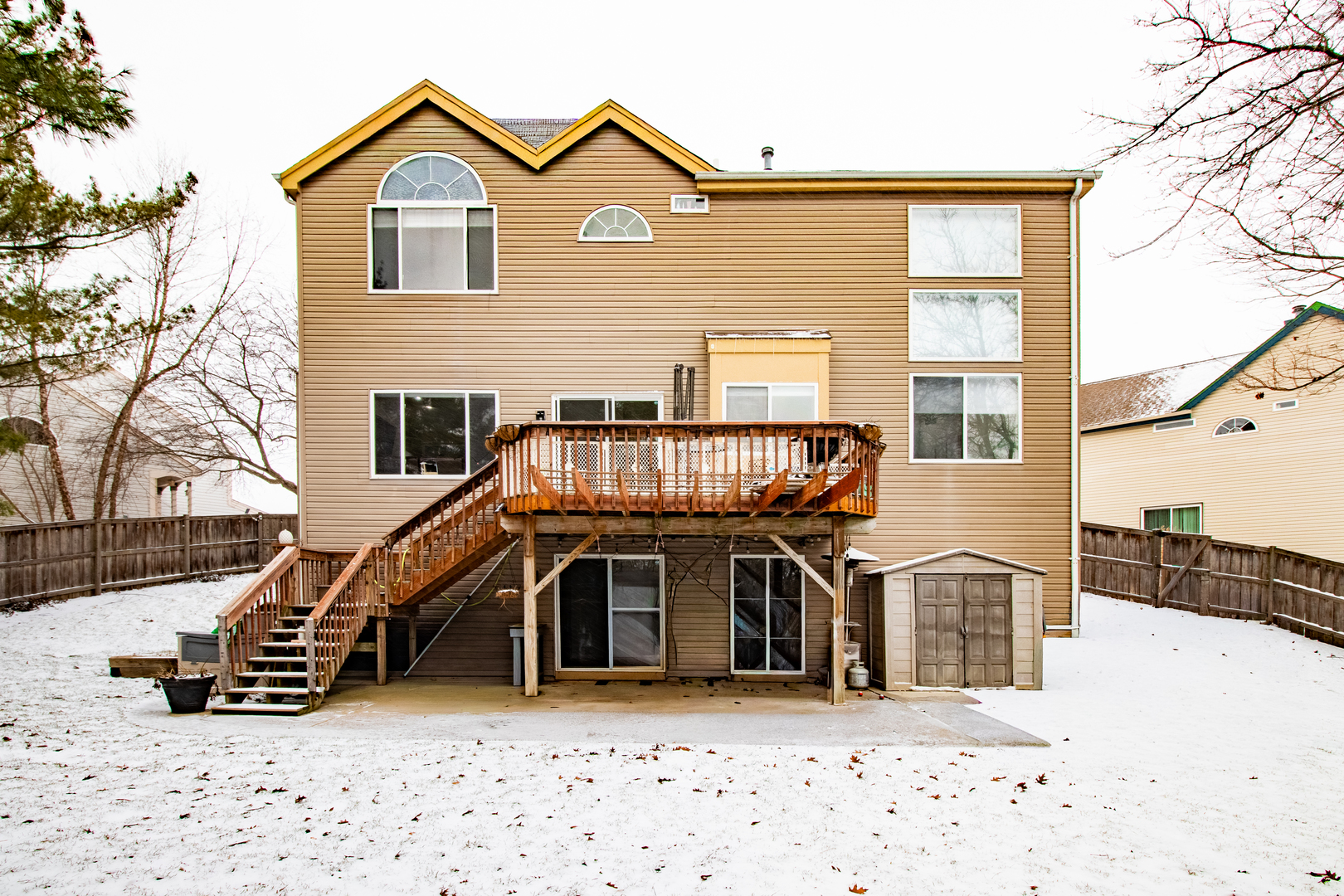 2220 N HILLCREST Court