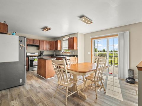 Tiny photo for 7238 Price Drive, Machesney Park, IL 61115 (MLS # 12621159)