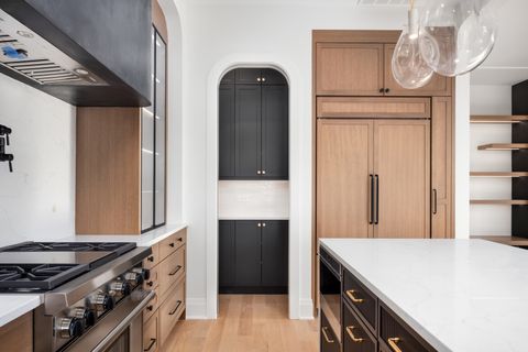 Tiny photo for 3923 N Janssen Avenue #1E, Chicago, IL 60613 (MLS # 12619971)