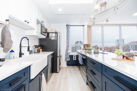Tiny photo for 70 W Burton Place #2905F, Chicago, IL 60610 (MLS # 12560114)