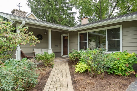 Photo of 6630 Blackstone Drive, Downers Grove, IL 60516 (MLS # 12763506)