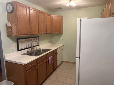 Tiny photo for 8585 W 101 st Terrace #304, Palos Hills, IL 60465 (MLS # 12536200)