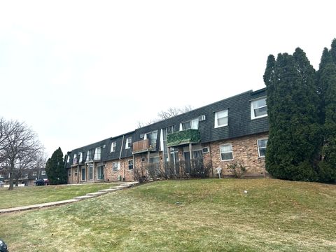 Tiny photo for 8585 W 101 st Terrace #304, Palos Hills, IL 60465 (MLS # 12536200)