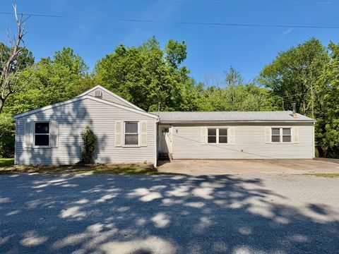 Photo of 7 Lost Ranch Road, Murphysboro, IL 62966 (MLS # 12635662)
