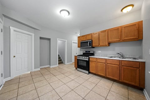 Tiny photo for 1532 Lombard Avenue, Berwyn, IL 60402 (MLS # 12766627)