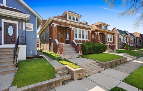 Tiny photo for 1532 Lombard Avenue, Berwyn, IL 60402 (MLS # 12766627)