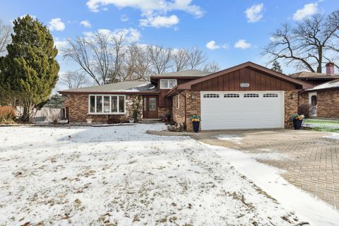 Photo of 10033 S 87th Avenue, Palos Hills, IL 60465 (MLS # 12576194)