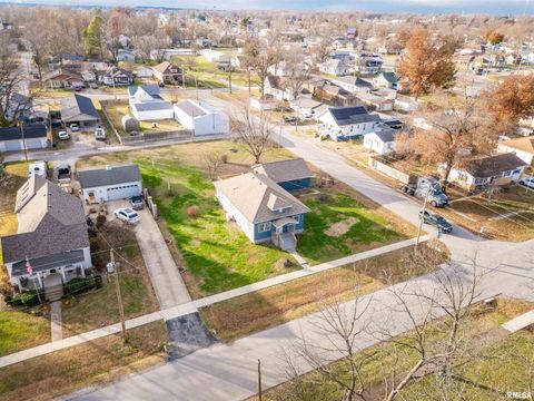 Tiny photo for 1012 N LOGAN Street, Marion, IL 62959 (MLS # QC4269711)