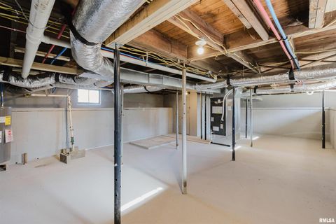 Tiny photo for 1012 N LOGAN Street, Marion, IL 62959 (MLS # QC4269711)