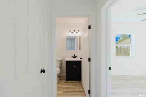 Tiny photo for 1012 N LOGAN Street, Marion, IL 62959 (MLS # QC4269711)