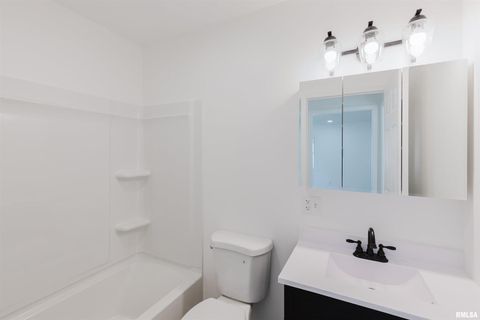 Tiny photo for 1012 N LOGAN Street, Marion, IL 62959 (MLS # QC4269711)