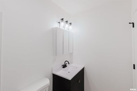 Tiny photo for 1012 N LOGAN Street, Marion, IL 62959 (MLS # QC4269711)