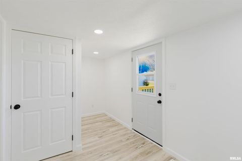 Tiny photo for 1012 N LOGAN Street, Marion, IL 62959 (MLS # QC4269711)