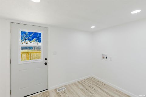 Tiny photo for 1012 N LOGAN Street, Marion, IL 62959 (MLS # QC4269711)